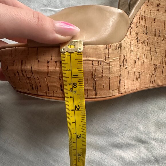 Michael Kors Size 8M Wedge Platform Sandal Tan - Picture 4 of 8